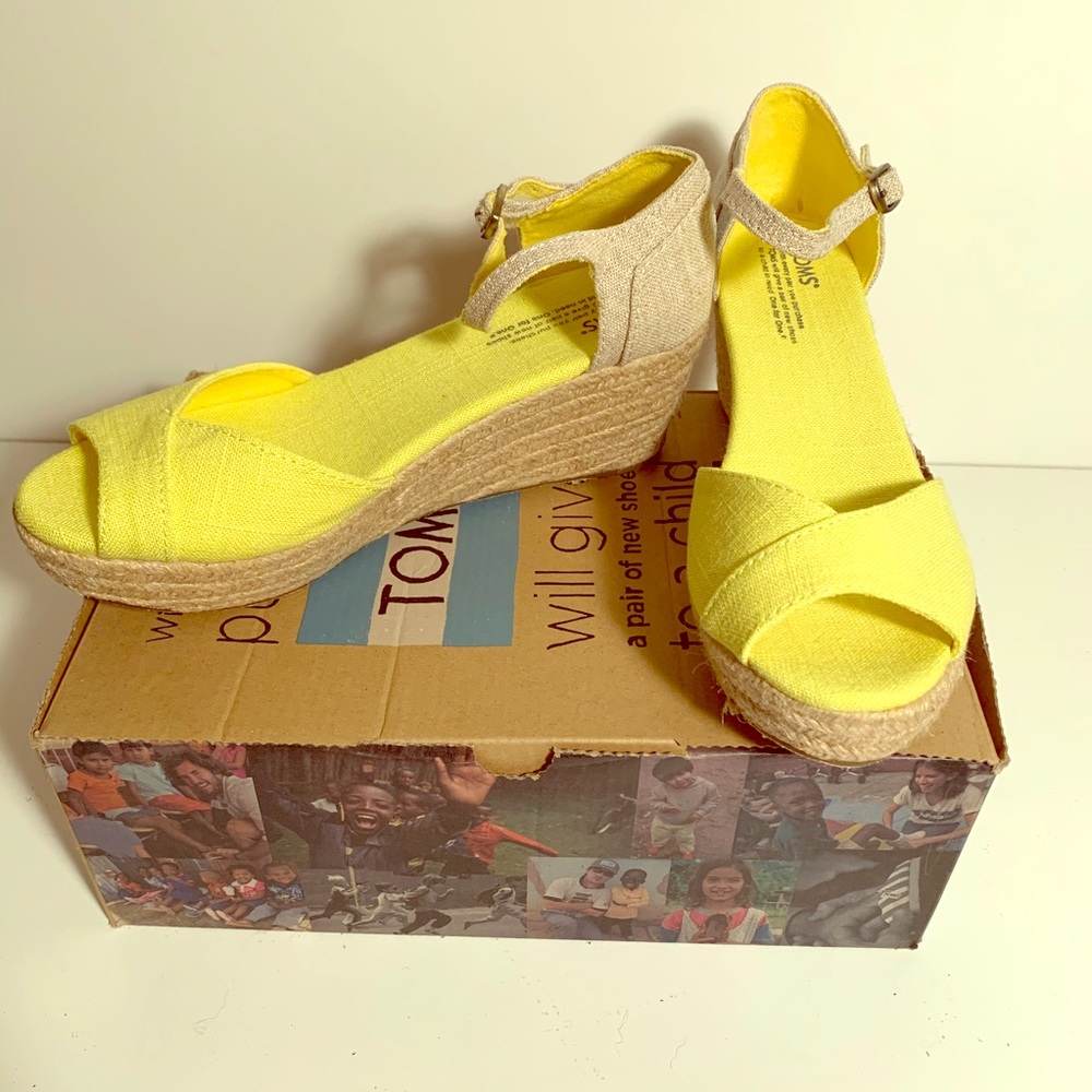 Yellow wedges